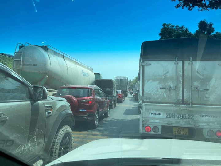  Ùn tắc kéo dài ở cửa ngõ Hà Nội trong ngày đầu nghỉ lễ Giỗ Tổ Hùng Vương - 6