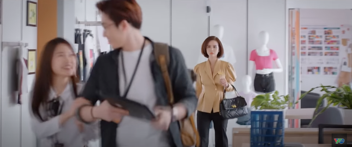 'Thương ngày nắng về' tập 37: Trang sững sờ khi Duy đi cùng cô gái khác - 5