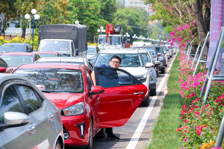 Kẹt xe dài cả km ở trung tâm TP Vũng Tàu - 10