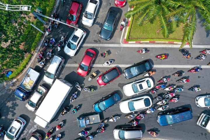 Kẹt xe dài cả km ở trung tâm TP Vũng Tàu - 12