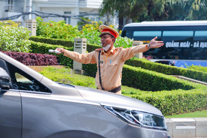 Kẹt xe dài cả km ở trung tâm TP Vũng Tàu - 9