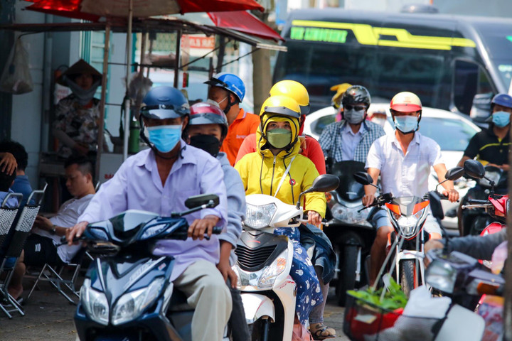 Kẹt xe dài cả km ở trung tâm TP Vũng Tàu - 5