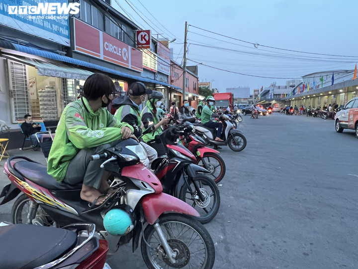 Cửa ngõ phía Tây TP.HCM thông thoáng ngày cuối kỳ nghỉ lễ - 11