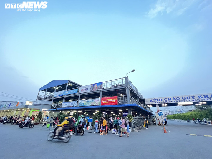 Cửa ngõ phía Tây TP.HCM thông thoáng ngày cuối kỳ nghỉ lễ - 9