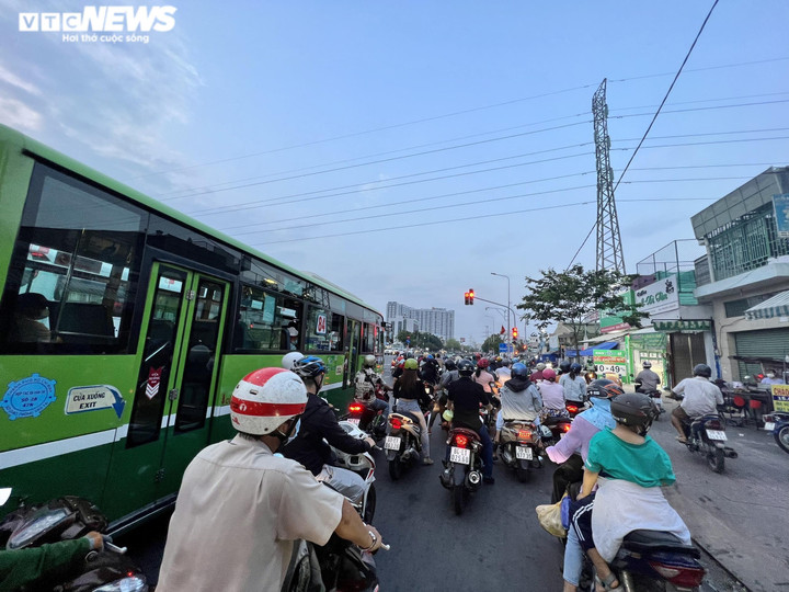 Cửa ngõ phía Tây TP.HCM thông thoáng ngày cuối kỳ nghỉ lễ - 5