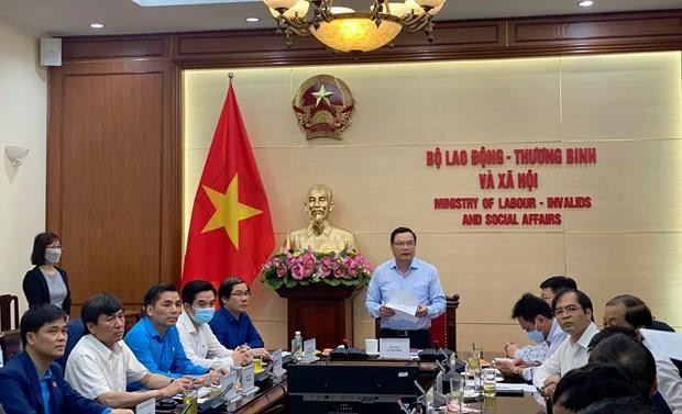 Chốt phương án tăng tiền lương tối thiểu vùng thêm 6% kể từ ngày 1/7 - 2