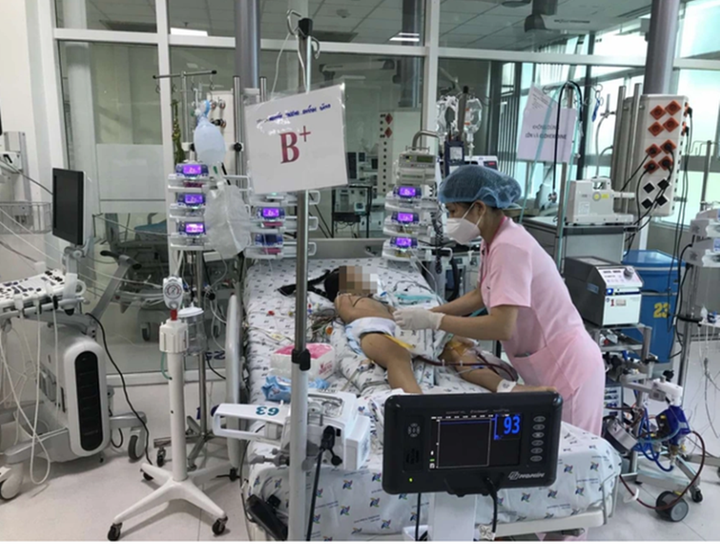 Trẻ khỏi COVID-19, bỗng dưng sốt: Dấu hiệu cảnh báo bệnh nguy hiểm - 2