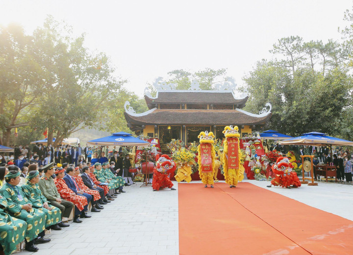 Nam A Bank hướng về cội nguồn với nhiều hoạt động ý nghĩa - 1