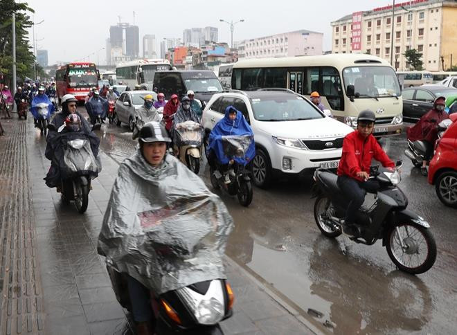 Thời tiết ngày 12/4: Miền Bắc mưa rào và dông, nhiệt độ giảm - 1