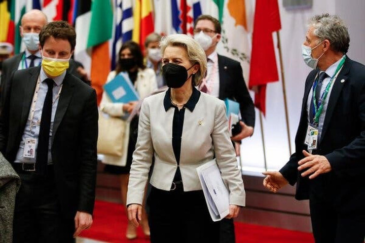 Châu Âu càng tăng trừng phạt Nga, bài toán dầu và khí càng khó giải - 2