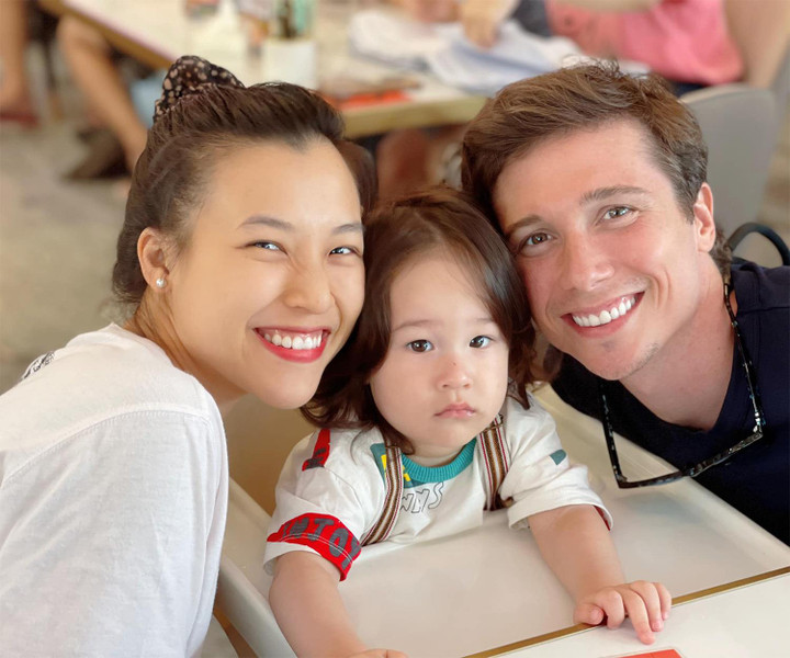 Chồng Tây của MC Hoàng Oanh có động thái lạ sau tuyên bố ly hôn - 2