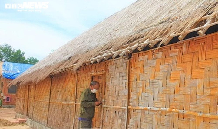 Ảnh: Nhà truyền thống tiền tỷ xuống cấp, dân không có nơi sinh hoạt cộng đồng - 2