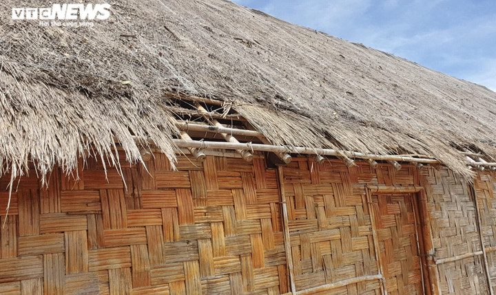 Ảnh: Nhà truyền thống tiền tỷ xuống cấp, dân không có nơi sinh hoạt cộng đồng - 3