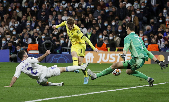 Phung phí cơ hội, Chelsea bị Real Madrid loại khỏi Champions League - 1