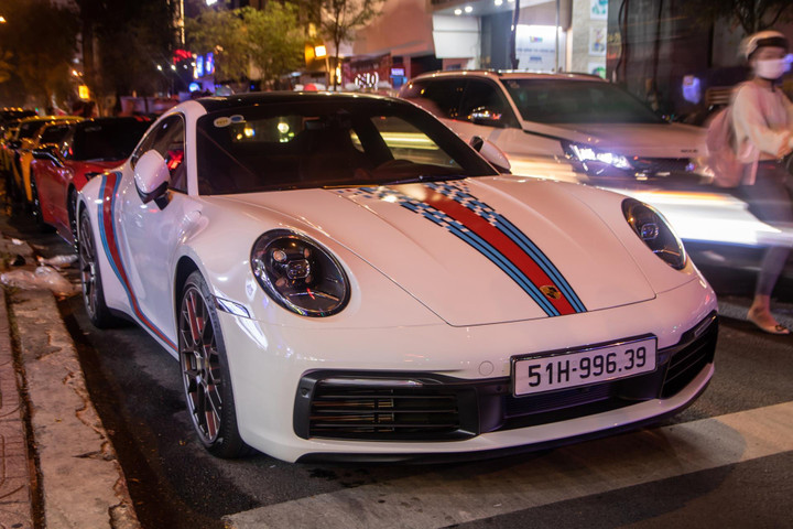 Dàn xế hộp đắt tiền tụ họp trước thềm hành trình siêu xe - 6