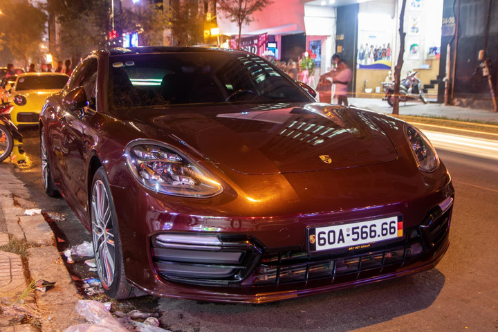 Dàn xế hộp đắt tiền tụ họp trước thềm hành trình siêu xe - 16