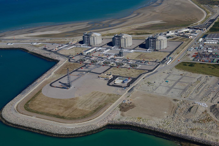 Châu Âu càng tăng trừng phạt Nga, bài toán dầu và khí càng khó giải - 4