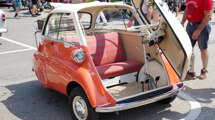 Khám phá chiếc xe một cửa cứu BMW khỏi bờ vực phá sản - 2