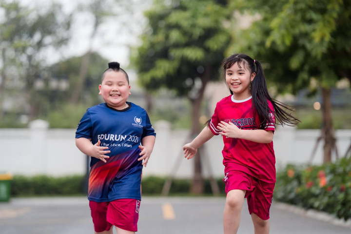 Hơn 2.000 người tham gia giải chạy Edurun ngay trong ngày khởi động đầu tiên - 1