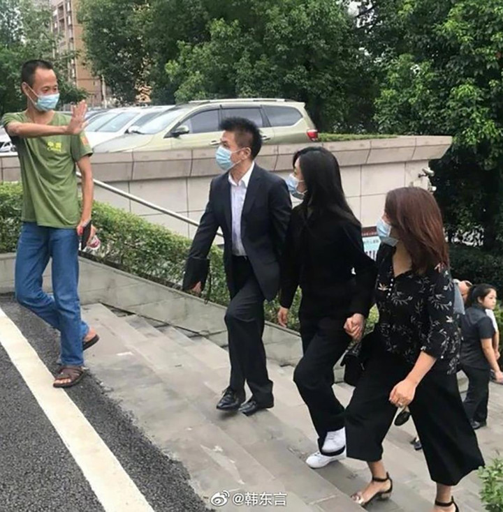 Nỗi đau xé lòng của sao nữ Cbiz: Mẹ qua đời oan ức, hung thủ chỉ chịu mức án nhẹ - 4