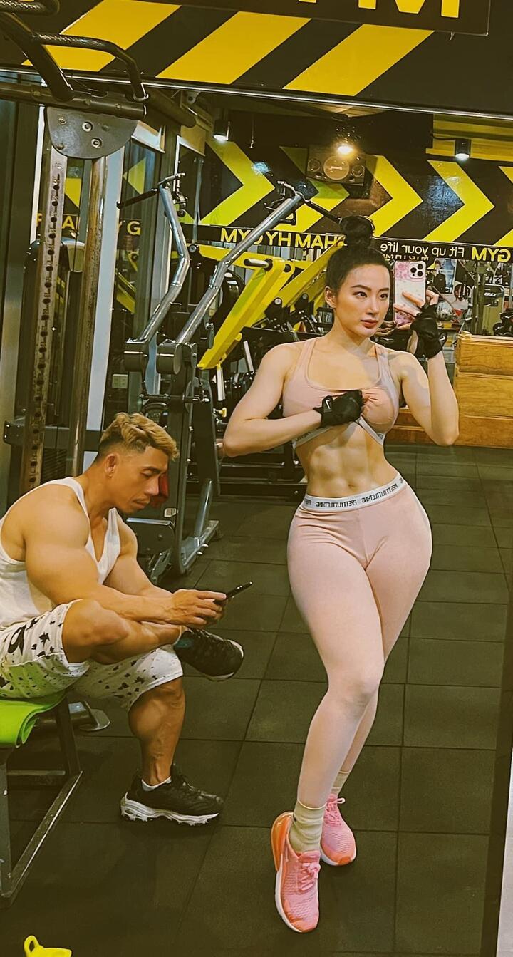 Thân hình cuồn cuộn cơ bắp của Angela Phương Trinh - 6