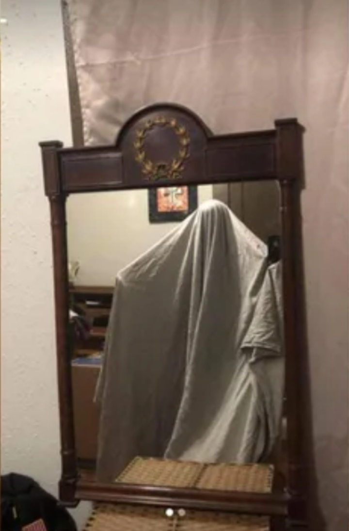 Hết hồn với các kiểu tạo dáng selfie trước gương, ai yếu tim nhìn là sợ xanh mặt - 3