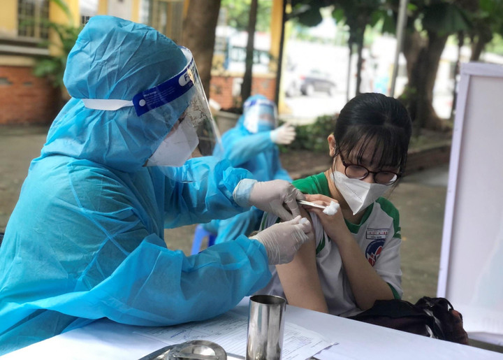 Hôm nay tiêm vaccine COVID-19 cho trẻ 5-11 tuổi ở Quảng Ninh - 1
