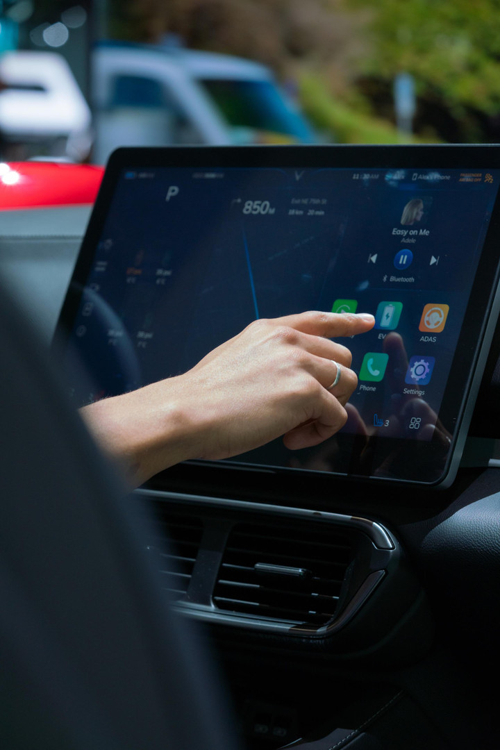 VinFast cung cấp giải pháp sạc và tích hợp ứng dụng di động cho xe điện - 2