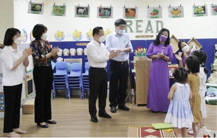 Chân giày và thông điệp sai lầm cho trẻ - 1