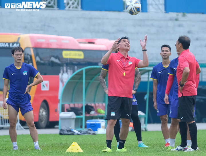 Bầu Đức động viên HAGL trước trận khai màn AFC Champions League - 4