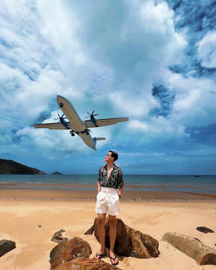 Điểm check-in độc nhất Việt Nam với máy bay lơ lửng ngay trên đầu - 4