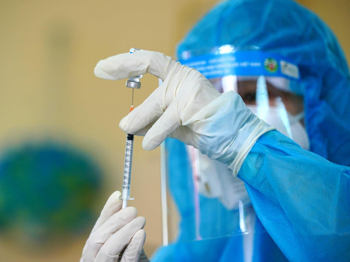 Hà Nội dự kiến tiêm vaccine COVID-19 cho hơn 1 triệu trẻ trong độ tuổi từ 5-11 - 1