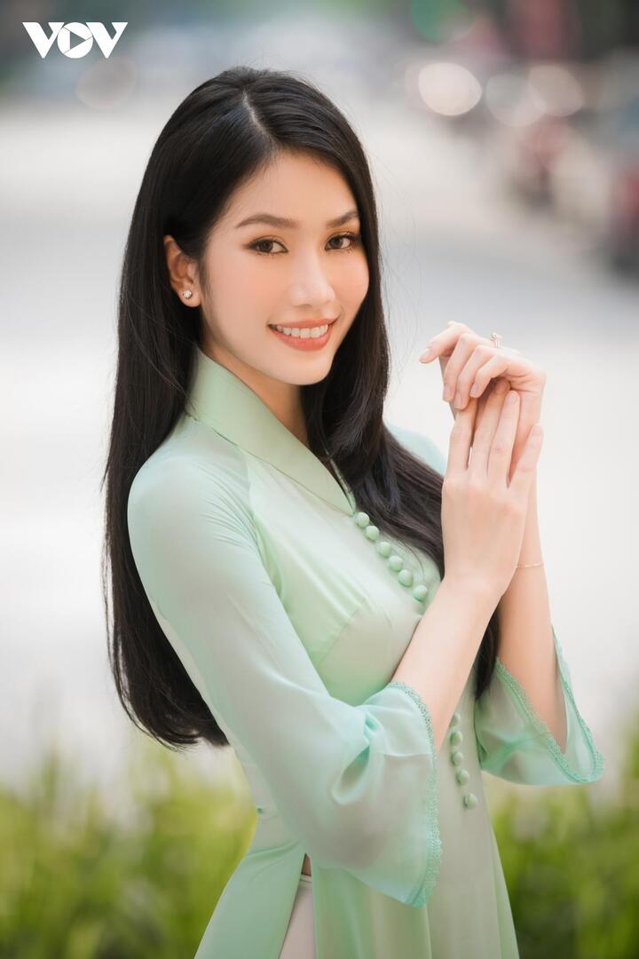 Ảnh: Á hậu Phương Anh đẹp dịu dàng trong tà áo dài - 8