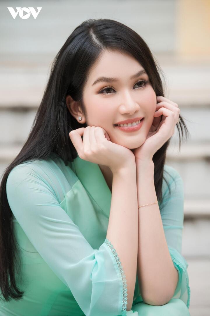 Ảnh: Á hậu Phương Anh đẹp dịu dàng trong tà áo dài - 9