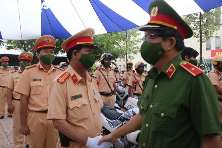 Ảnh: Công an TP.HCM ra quân đảm bảo giao thông dịp lễ 30/4-1/5 và SEA Games 31 - 4