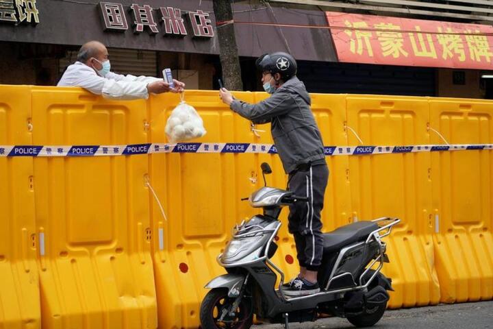 Cuộc sống ở Thượng Hải giữa phong tỏa vì COVID-19 - 10
