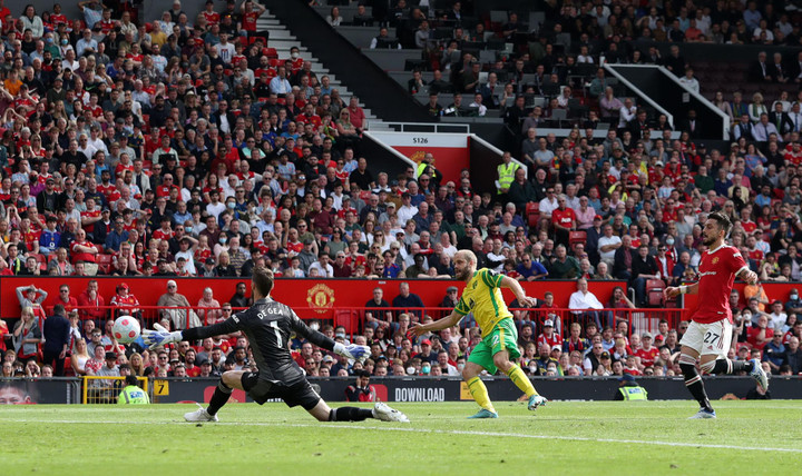 Trực tiếp bóng đá Man Utd 3-2 Norwich: Ronaldo ghi bàn siêu phẩm - 2