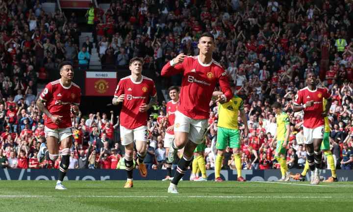 Ronaldo lập hattrick, Man Utd chật vật thắng đội cuối bảng - 1