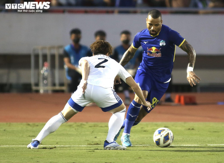 Văn Toàn nỗ lực bất thành trước hàng thủ Yokohama F. Marinos - 6