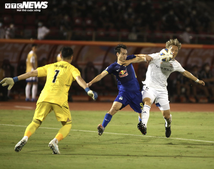 Văn Toàn nỗ lực bất thành trước hàng thủ Yokohama F. Marinos - 1