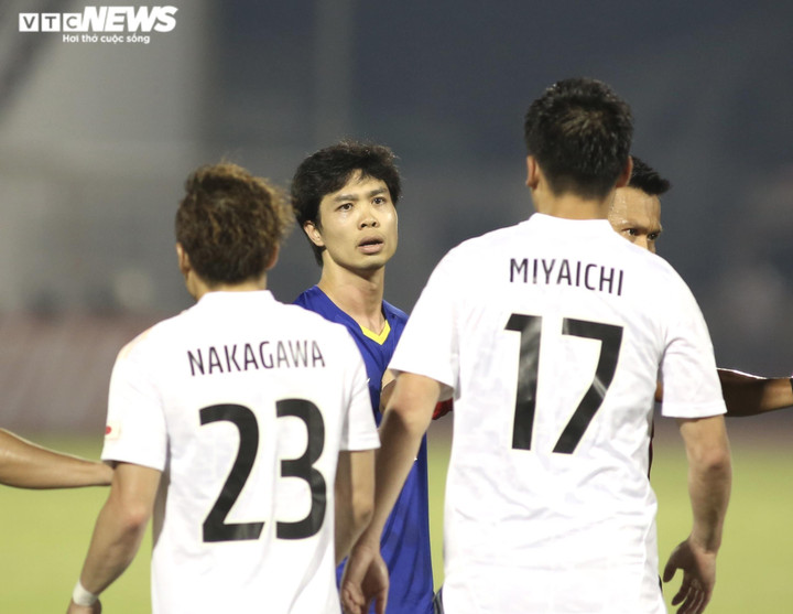 Công Phượng bênh vực Văn Toàn, nổi nóng với cựu sao Arsenal - 6