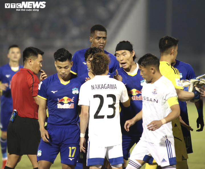 Công Phượng bênh vực Văn Toàn, nổi nóng với cựu sao Arsenal - 7