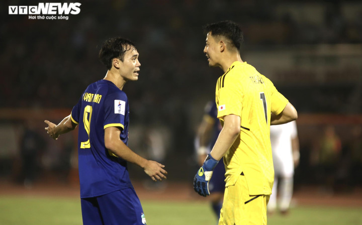 Văn Toàn nỗ lực bất thành trước hàng thủ Yokohama F. Marinos - 4