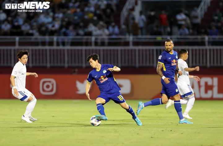 Công Phượng bênh vực Văn Toàn, nổi nóng với cựu sao Arsenal - 2