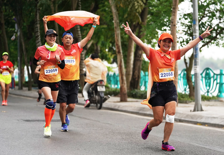 Tay Ho Half Marathon 2021 ghi nhận kỷ lục mới - 2