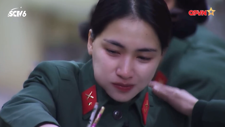 Sao Việt khóc trên truyền hình: Người được thương cảm, người bị chỉ trích - 2