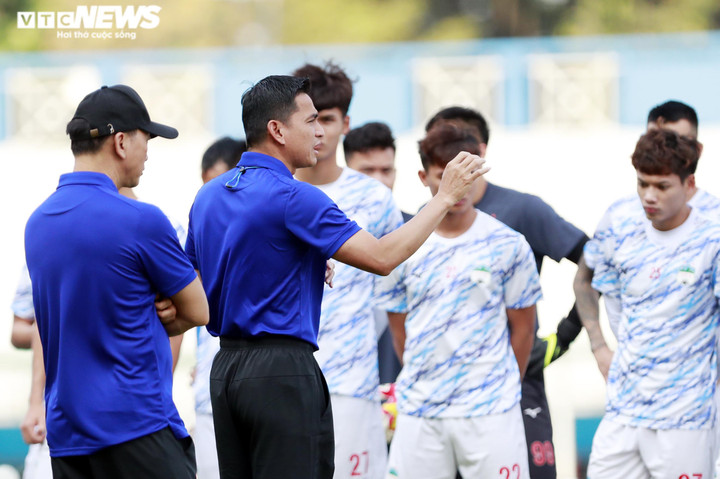 HLV Kiatisak dặn riêng Công Phượng, HAGL thoải mái trước trận gặp Sydney FC - 2