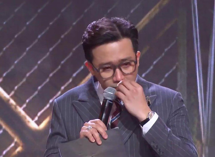 Sao Việt khóc trên truyền hình: Người được thương cảm, người bị chỉ trích - 3