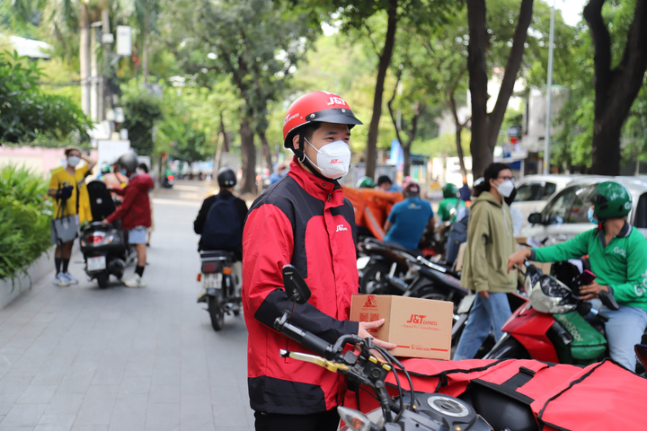 Nhượng quyền bưu cục và câu chuyện của những người trong cuộc - 2