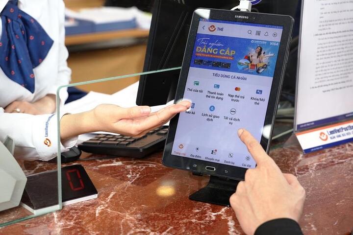 'Săn' tệp khách hàng riêng, LienVietPostBank tăng tốc số hóa, chạy đua bán lẻ - 1
